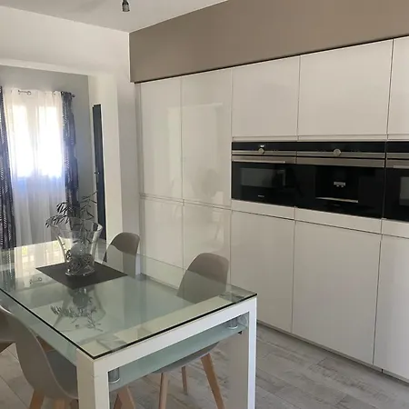 Apartment Maison, Hauteur De