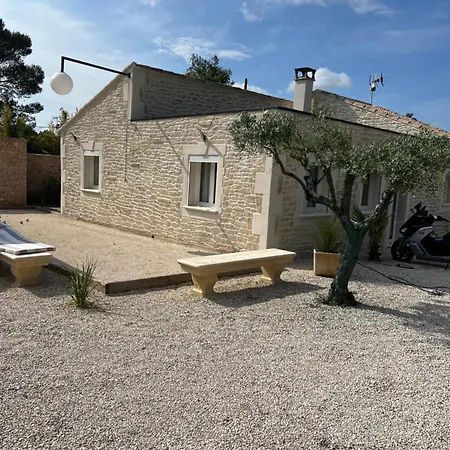 Maison, Hauteur De Nimes