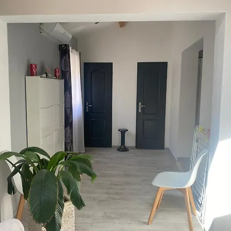 Villa Maison, Hauteur De Nîmes